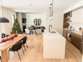 Ostrya Ski-in Ski-out 3BR Condo, Steps from the Slopes!